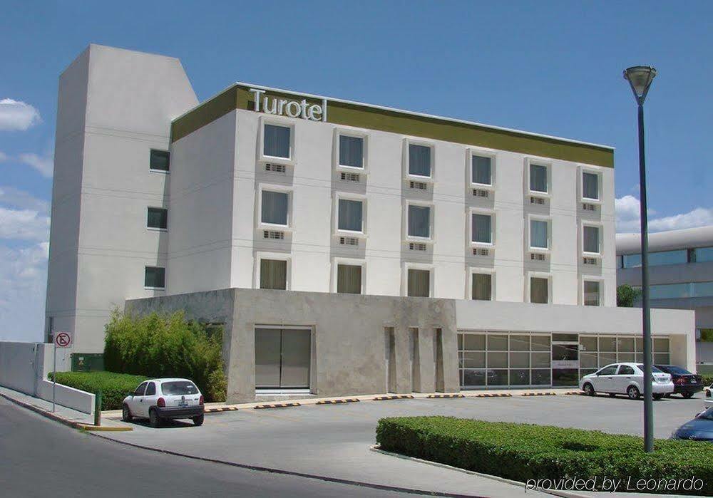 Turotel Querétaro Esterno foto